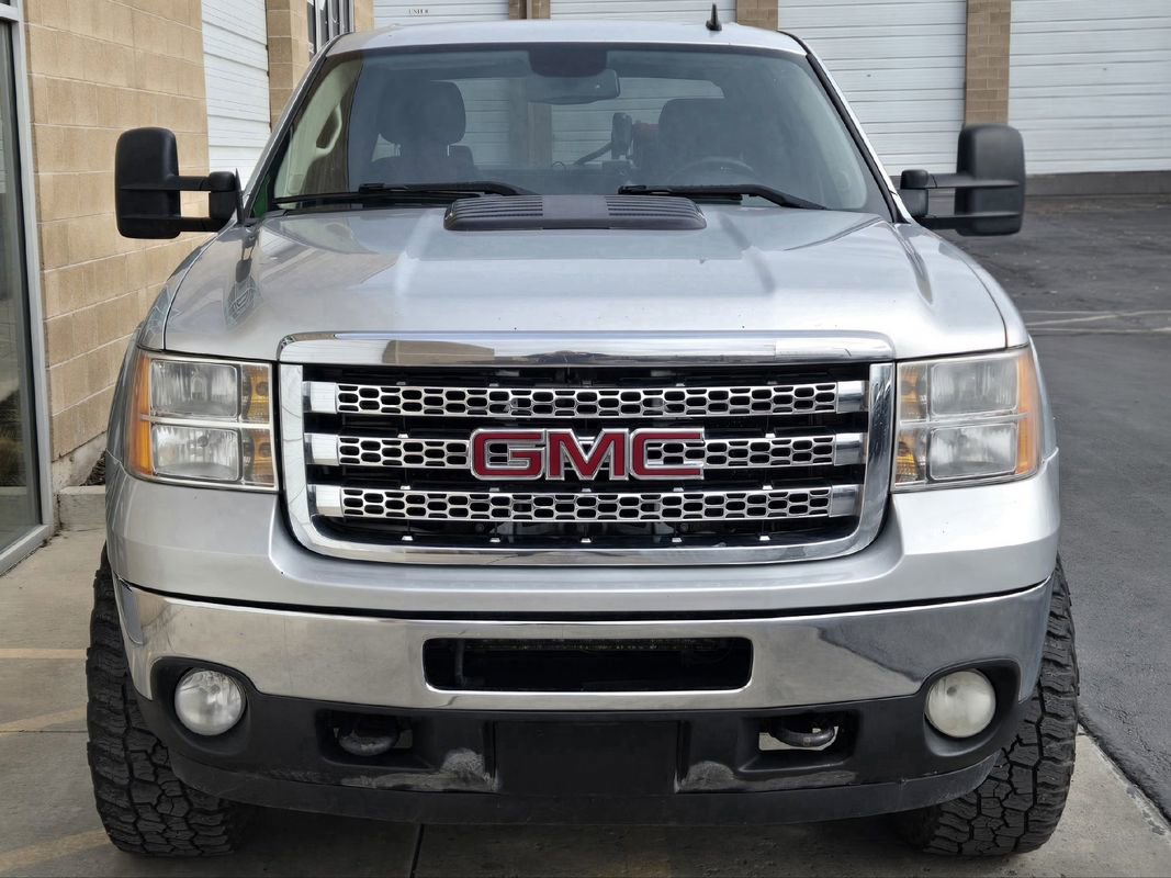 Used 2014 GMC Sierra 2500 SLT w/ Suspension Package, Off-Road image 8