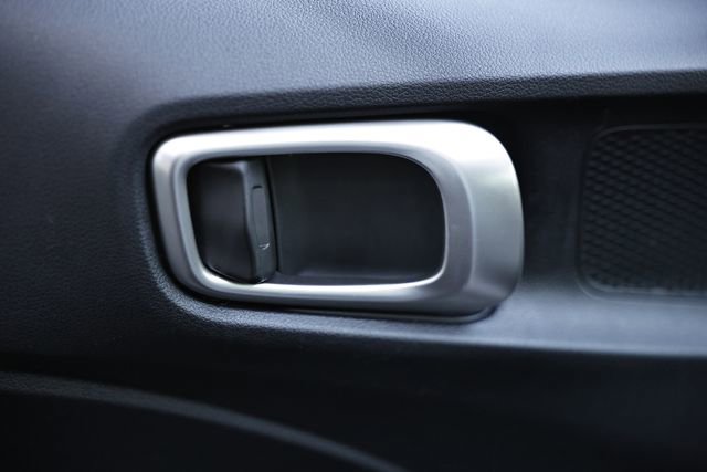 Used 2025 Hyundai Venue SEL FWD image 15