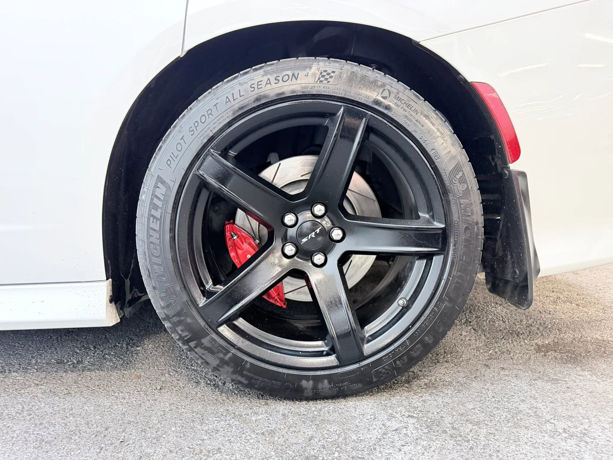 Used 2018 Dodge Charger SRT Hellcat w/ Harman/Kardon Audio Group RWD image 9