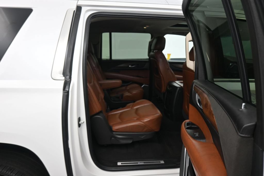 Used 2019 Cadillac Escalade ESV Luxury AWD/4WD image 44