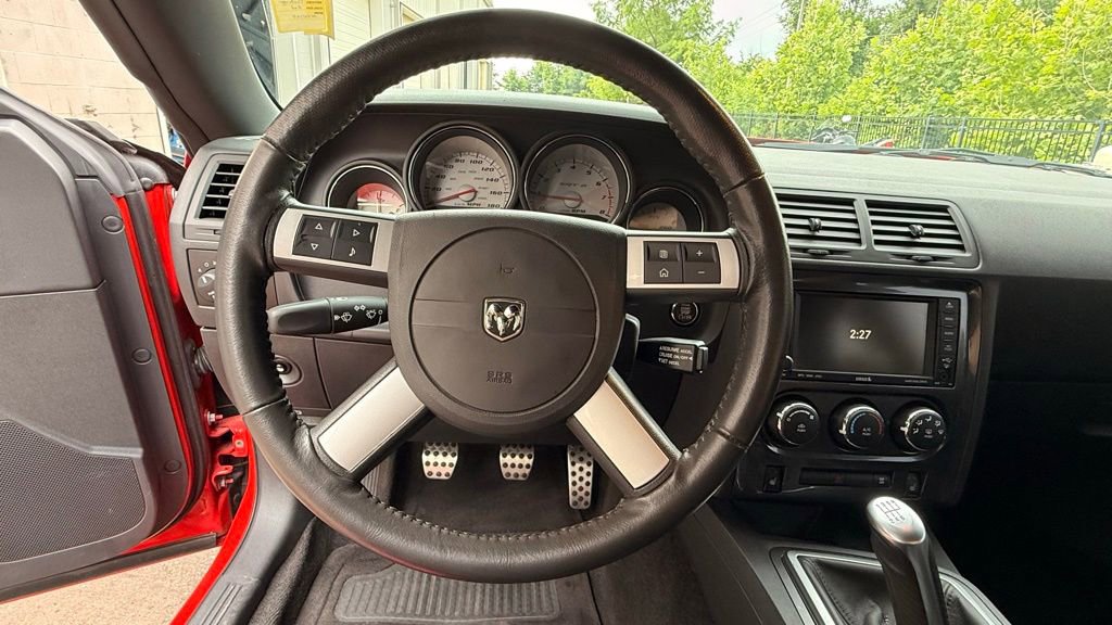 Used 2010 Dodge Challenger SRT8 RWD image 12