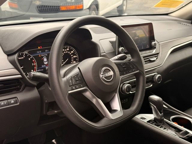Used 2024 Nissan Altima 2.5 SV image 26
