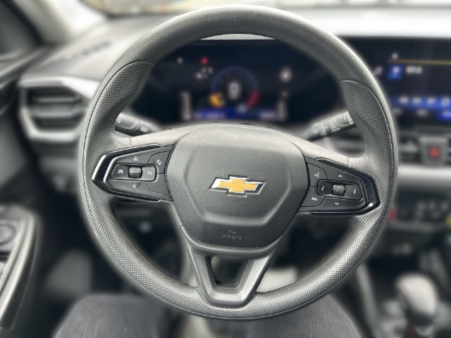 Used 2025 Chevrolet TrailBlazer LT AWD/4WD image 17