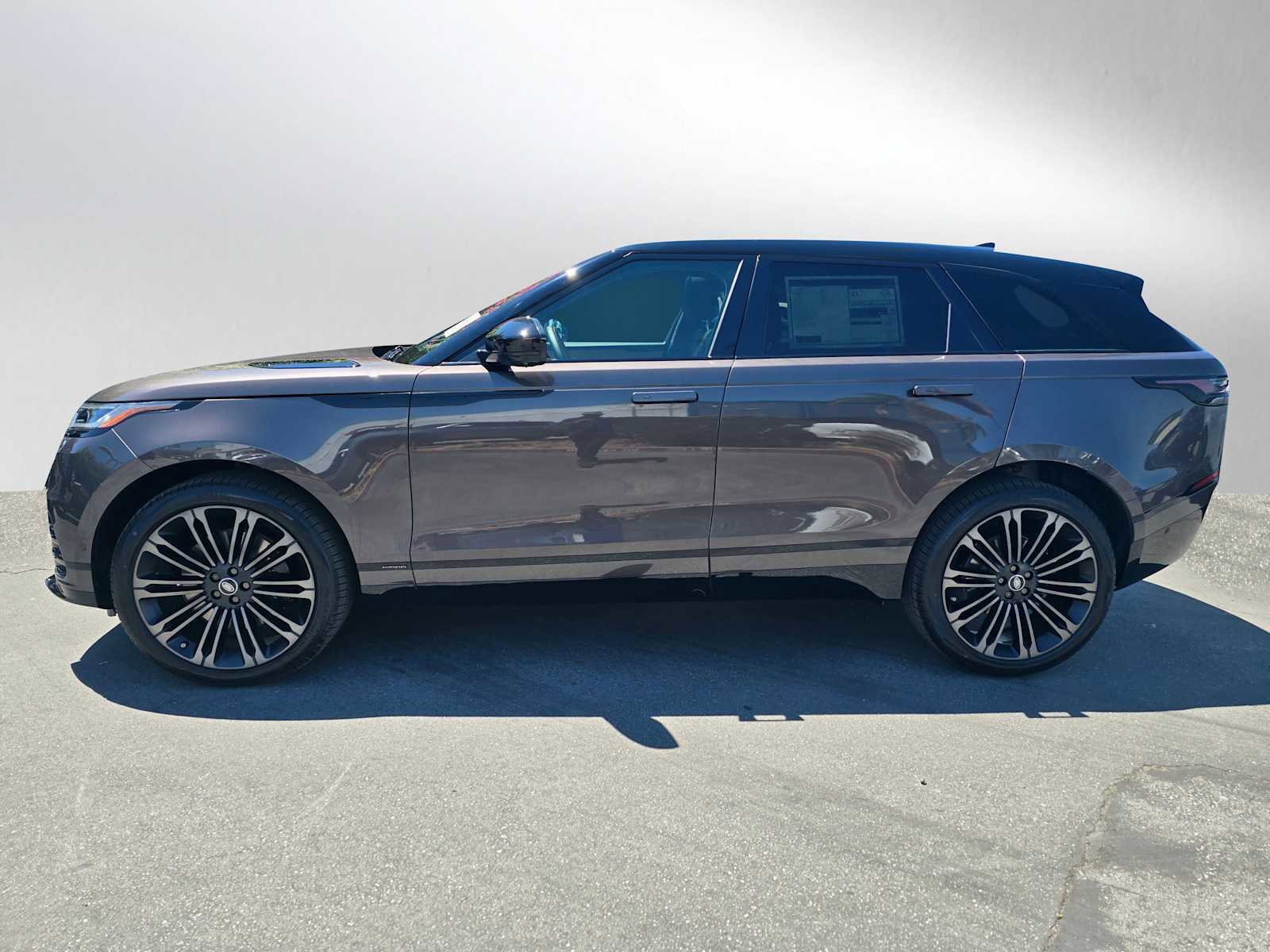 New 2026 Land Rover Range Rover Velar Autobiography image 4