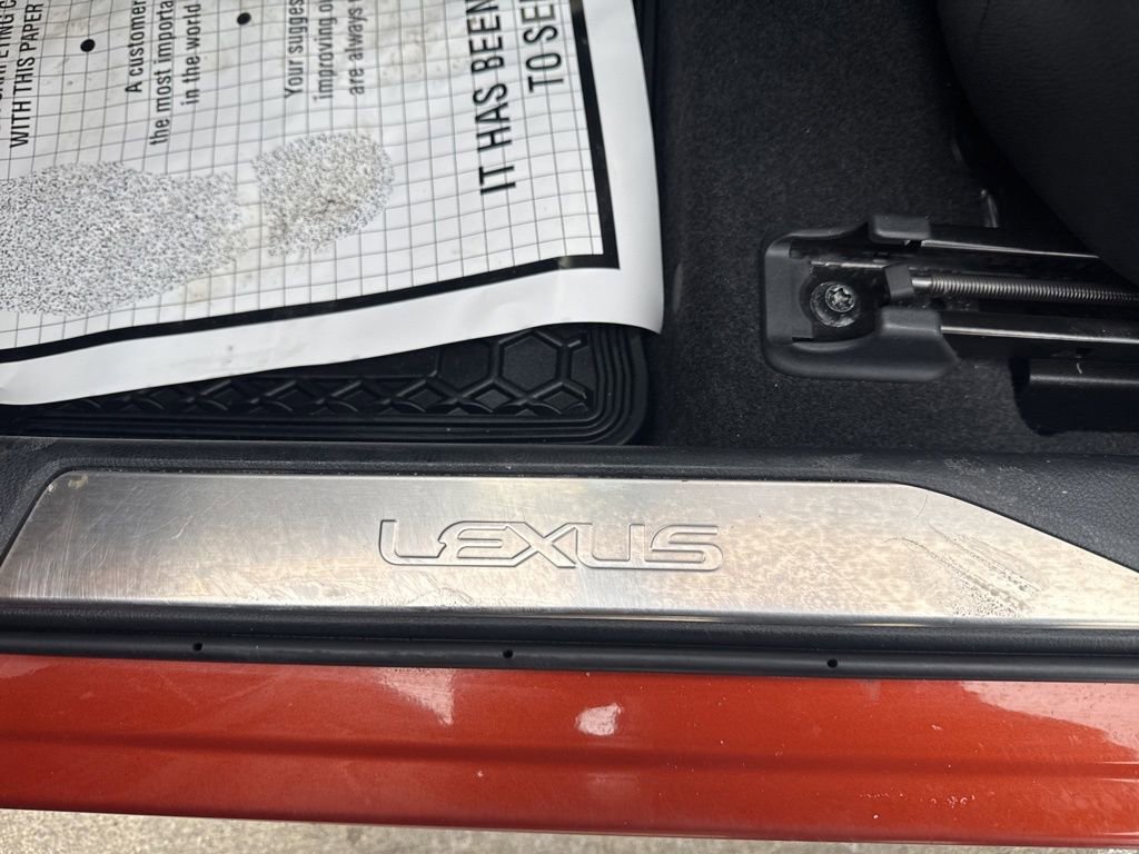 Used 2019 Lexus UX 200 image 38