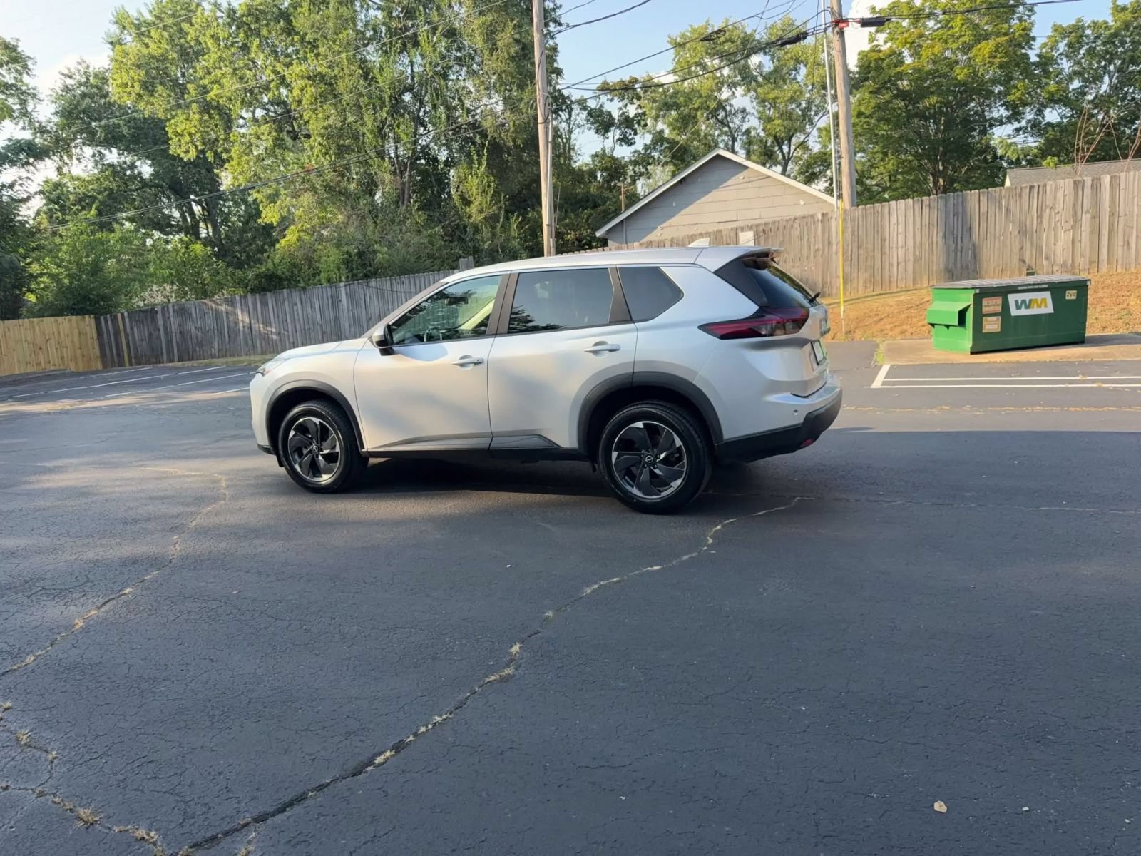Used 2025 Nissan Rogue SV AWD/4WD image 9