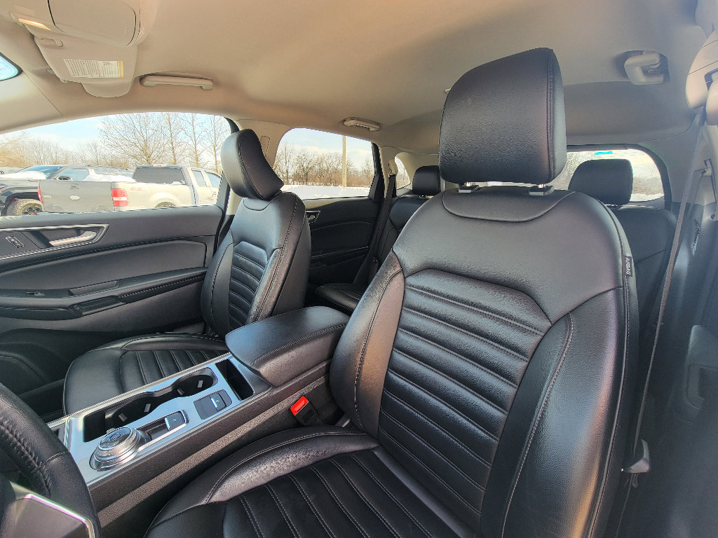 Used 2024 Ford Edge SEL image 10