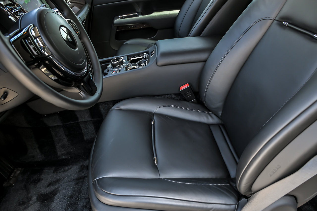 Used 2016 Rolls-Royce Dawn RWD image 24