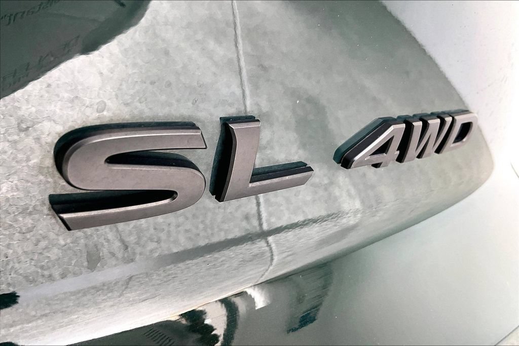 Used 2024 Nissan Pathfinder SL w/ Black Appearance Package AWD/4WD image 38
