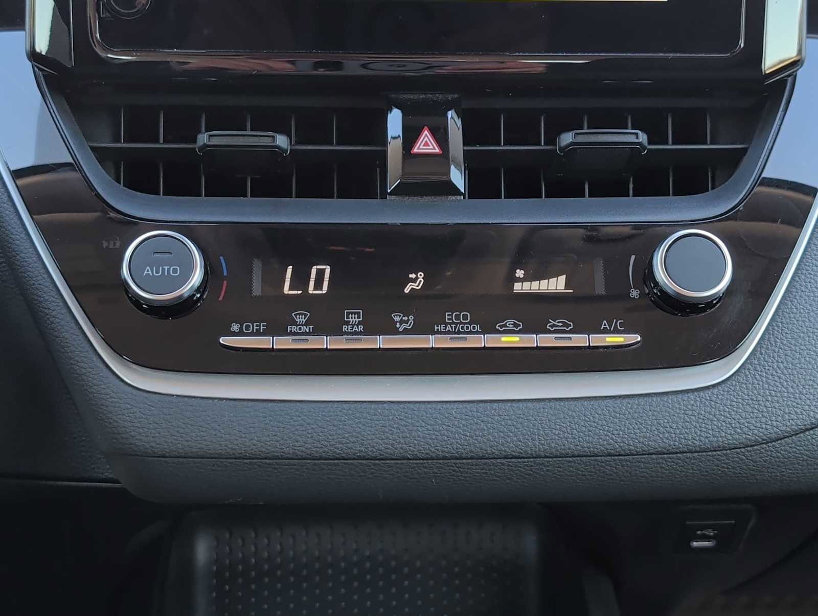 Used 2024 Toyota Corolla LE image 15