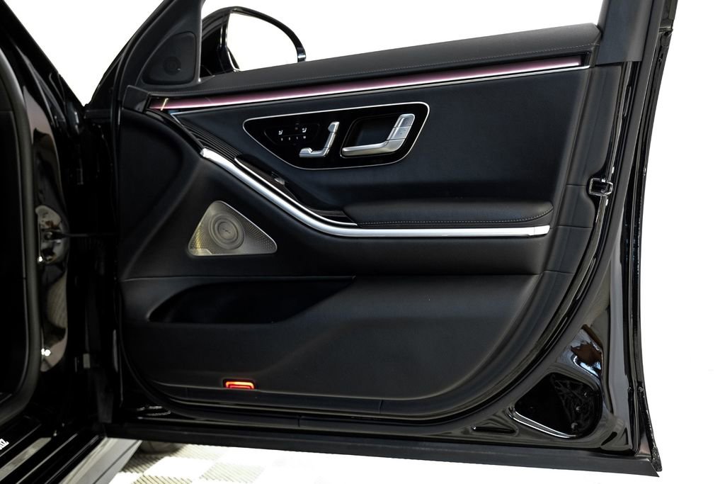 Used 2022 Mercedes-Benz S 580 4MATIC Sedan w/ AMG Line Package image 42