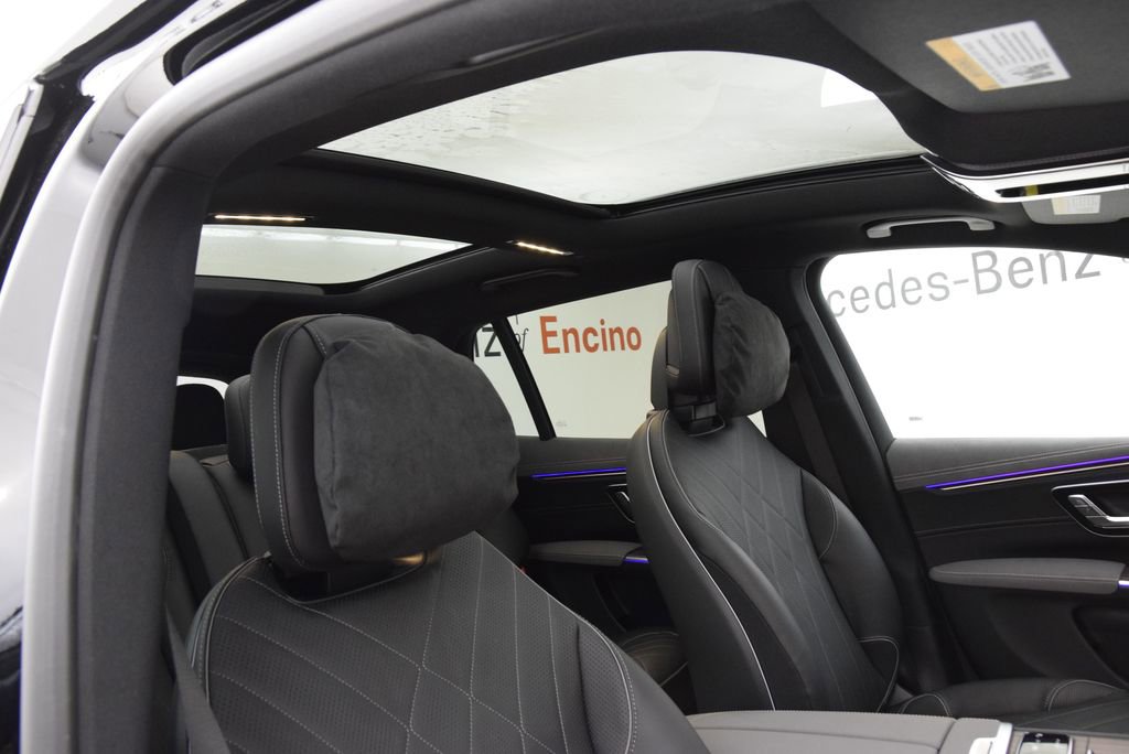 New 2026 Mercedes-Benz EQS 550 4MATIC SUV image 18