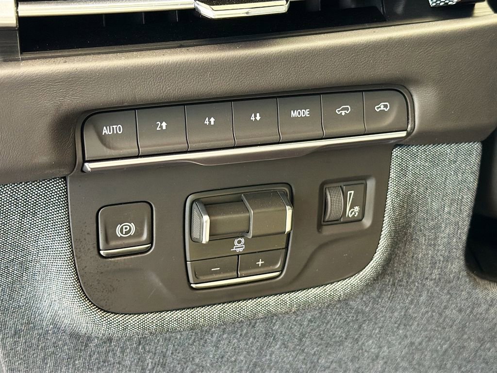 New 2026 Cadillac Escalade Platinum Sport w/ LPO, ONYX Package AWD/4WD image 10