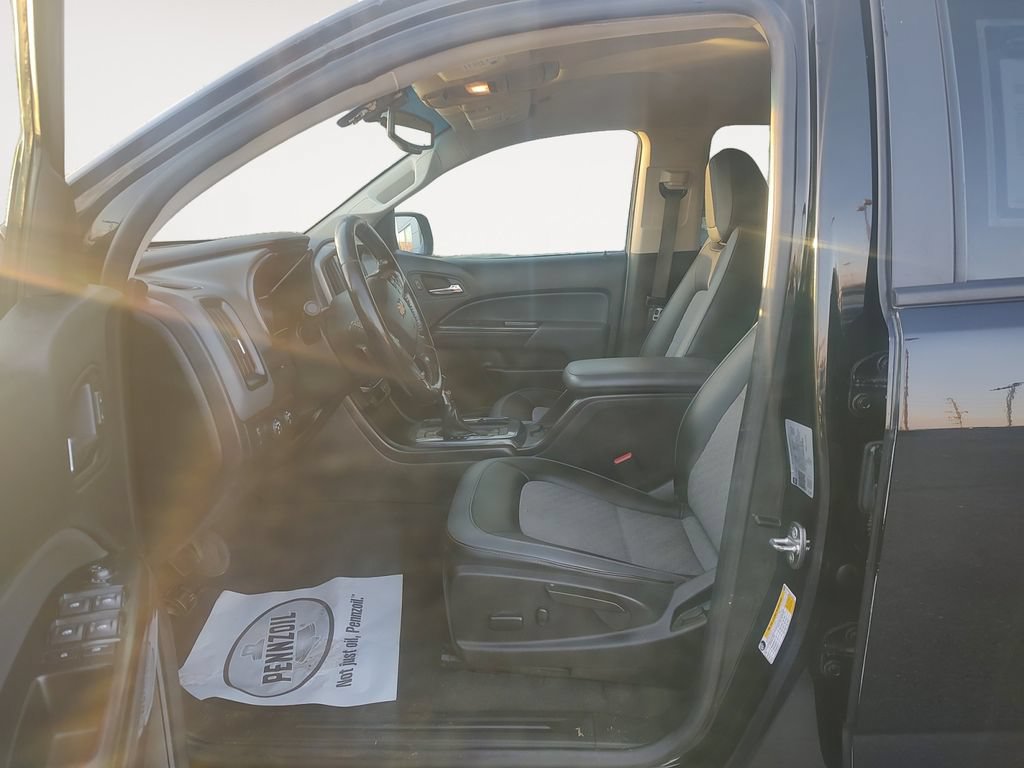 Used 2022 Chevrolet Colorado Z71 AWD/4WD image 9