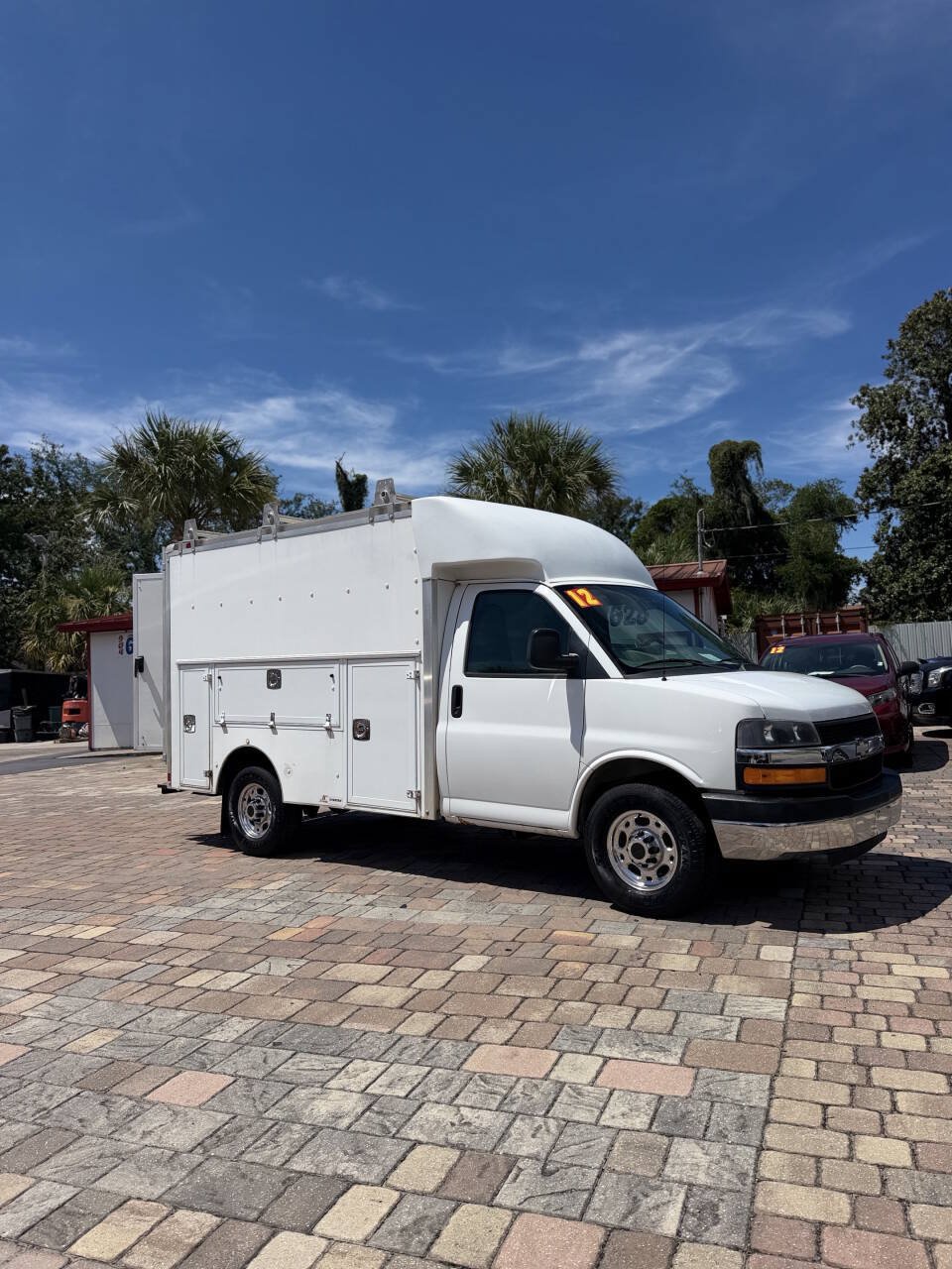 Used 2012 Chevrolet Express 3500 RWD image 3