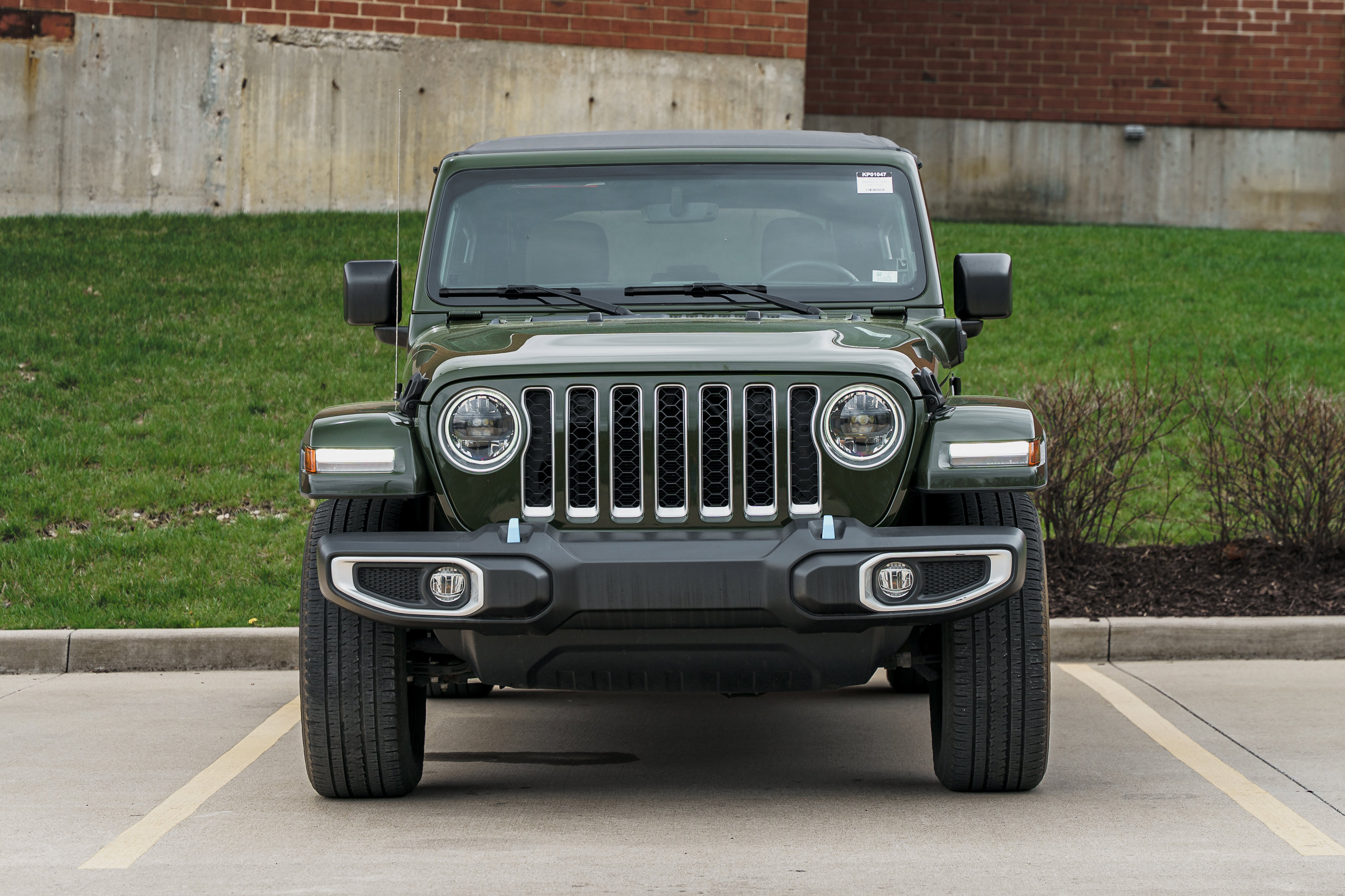 Used 2023 Jeep Wrangler Sahara image 28
