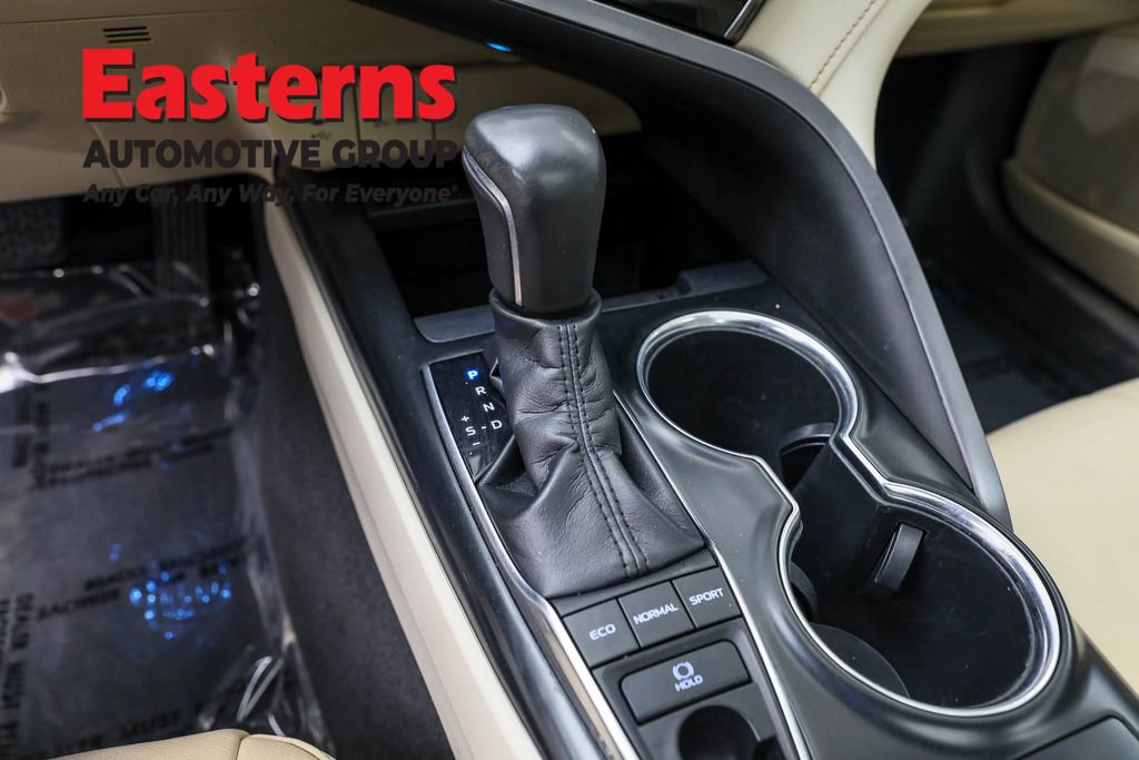 Used 2019 Toyota Camry XLE image 13