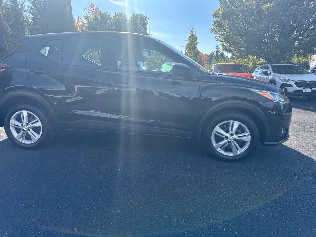 Used 2023 Nissan Kicks S w/ Interior Electronics Package FWD image 4