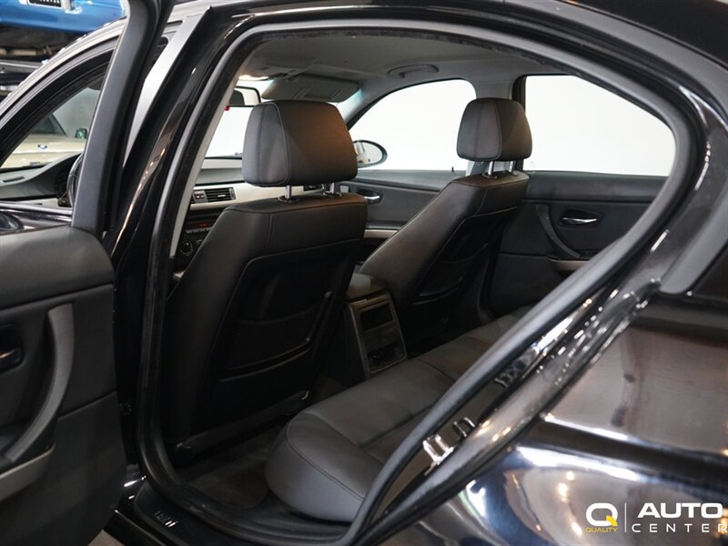 Used 2007 BMW 323i Sedan RWD image 18