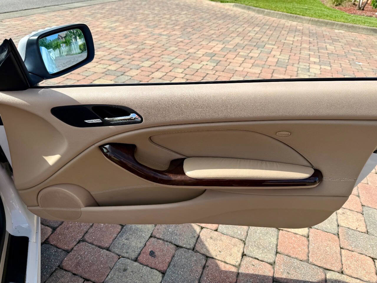 Used 2005 BMW 330Ci Convertible image 22