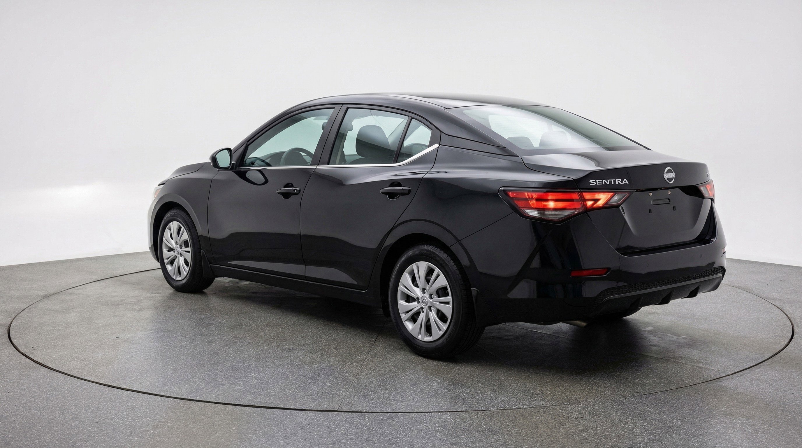 Used 2025 Nissan Sentra S image 6