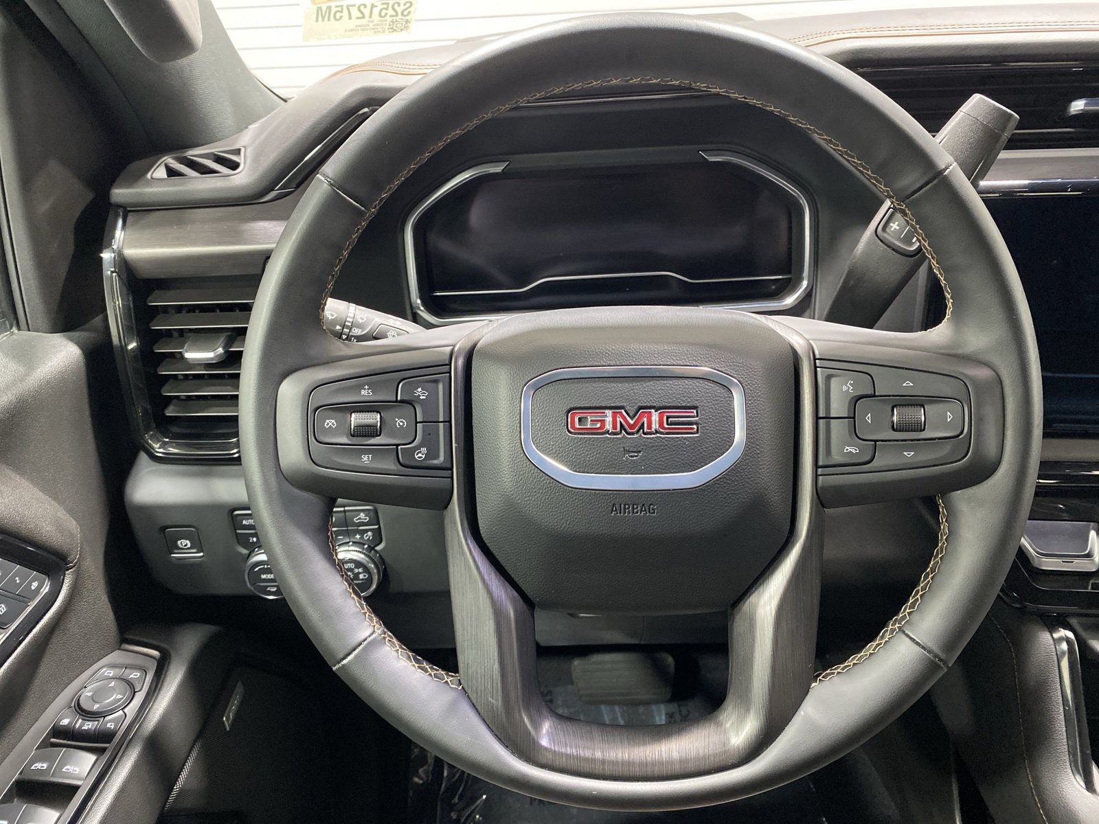 Used 2024 GMC Sierra 2500 AT4 w/ AT4 Premium Plus Package AWD/4WD image 14