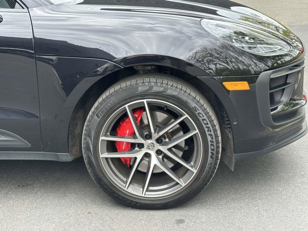 Certified 2022 Porsche Macan S AWD/4WD image 9
