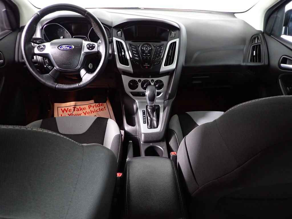 Used 2014 Ford Focus SE w/ SE Sport Package FWD image 29