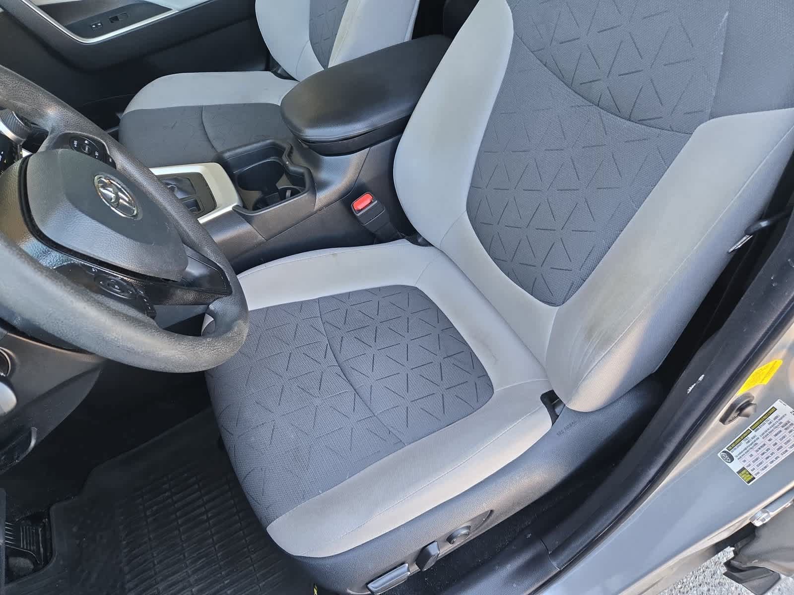Used 2020 Toyota RAV4 XLE w/ Convenience Package FWD image 16