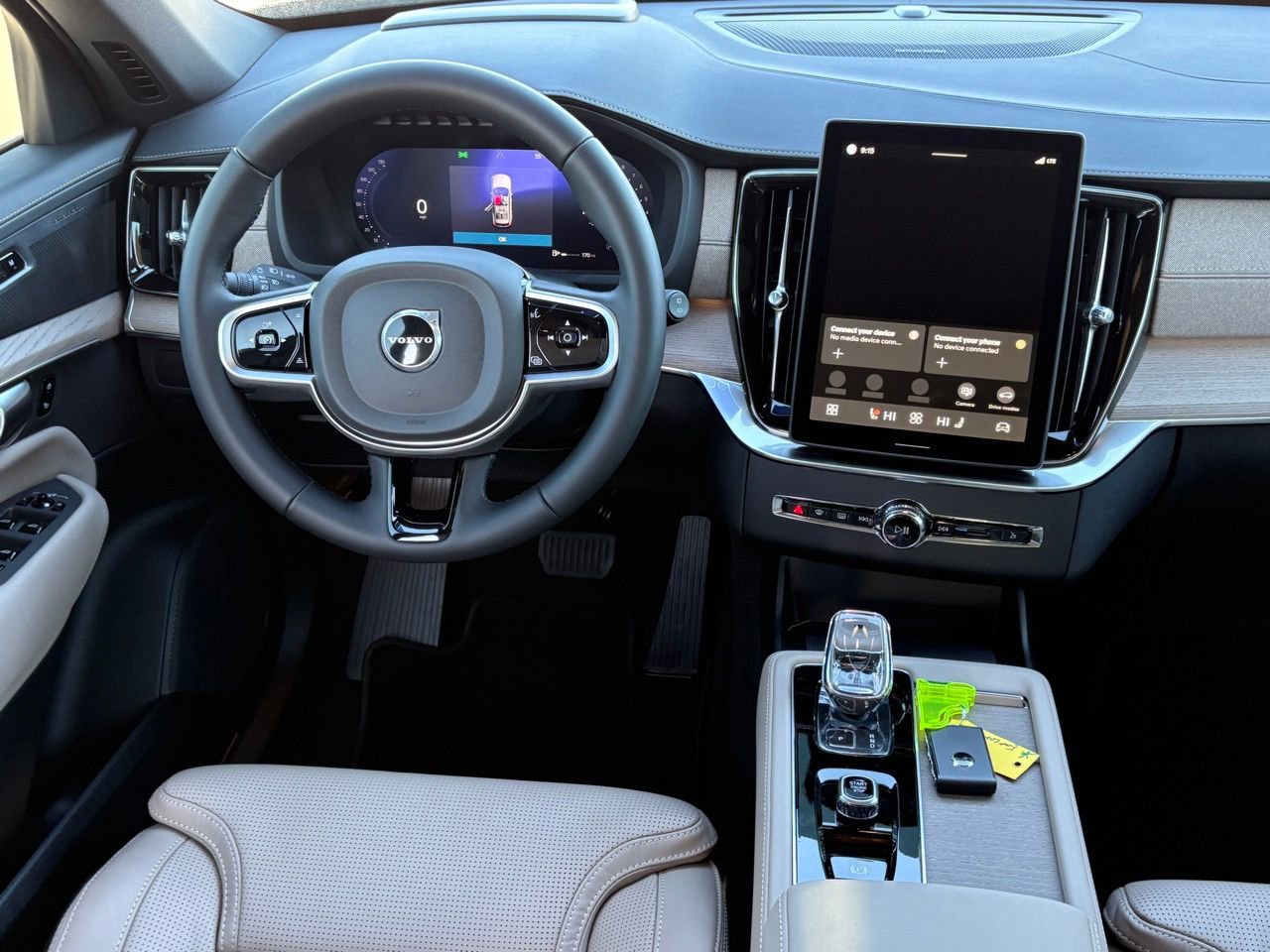 New 2026 Volvo XC90 B5 Ultra w/ Protection Package Premier image 12