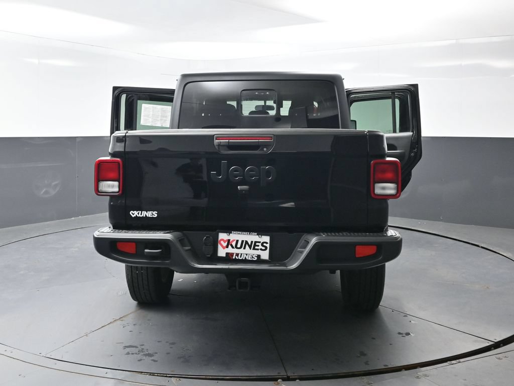 Used 2023 Jeep Gladiator Sport AWD/4WD image 57