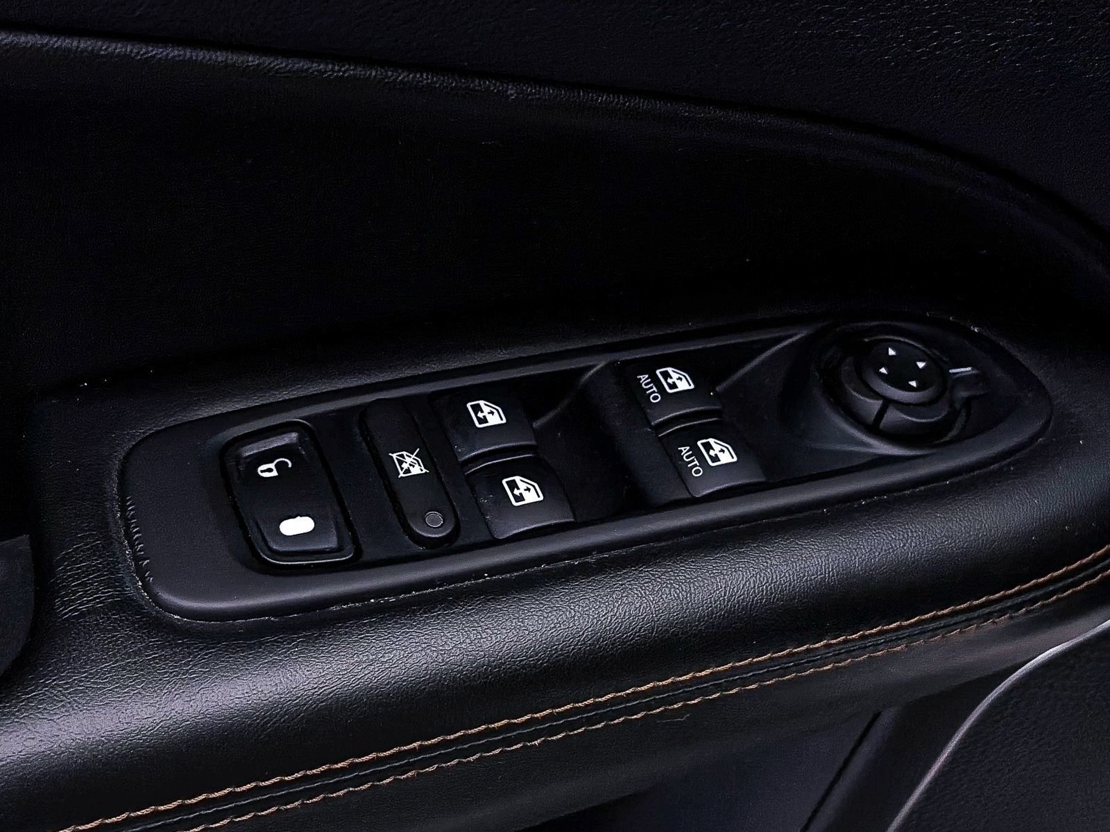 Used 2019 Jeep Compass Limited FWD image 11
