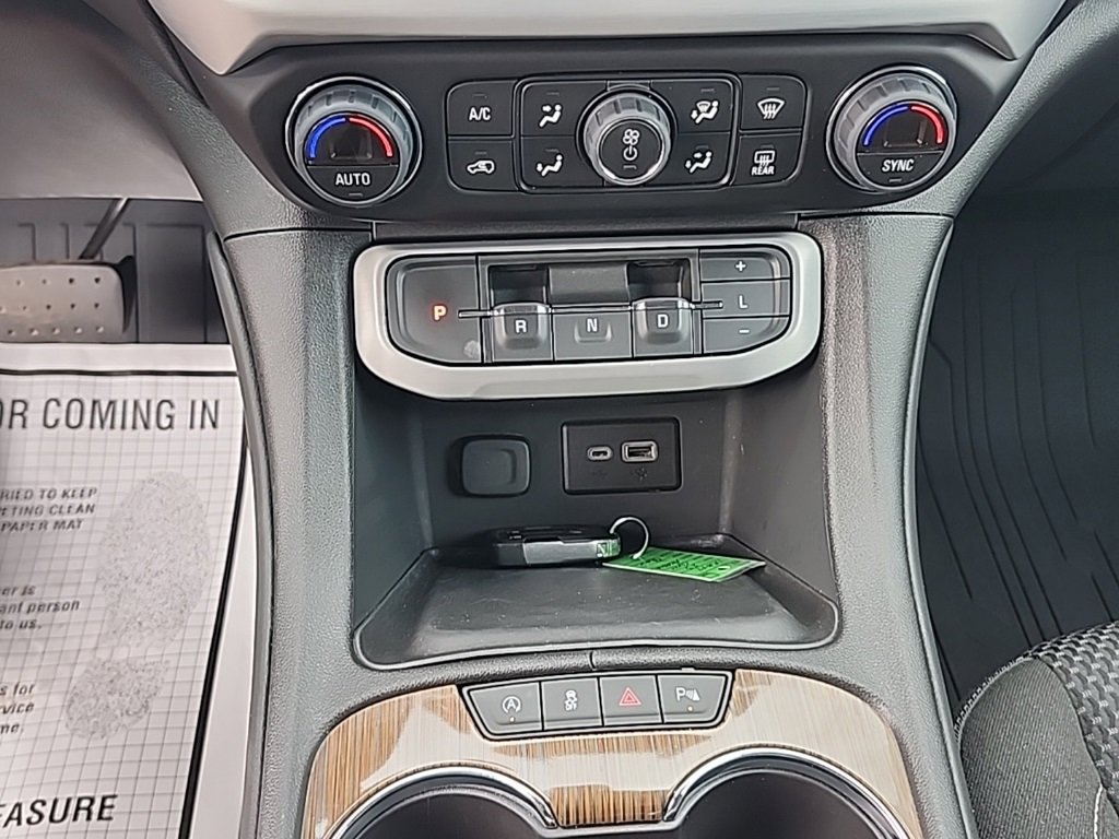 Certified 2023 GMC Acadia SLE w/ LPO, Floor Liner Package image 32