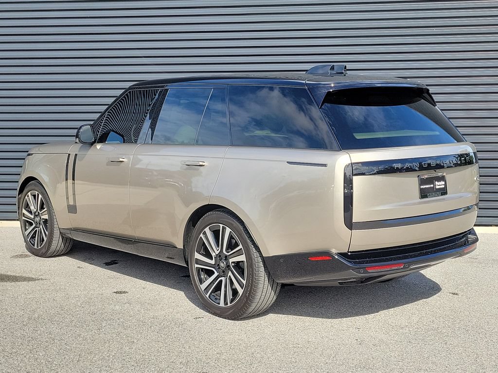 Used 2023 Land Rover Range Rover SE AWD/4WD image 3