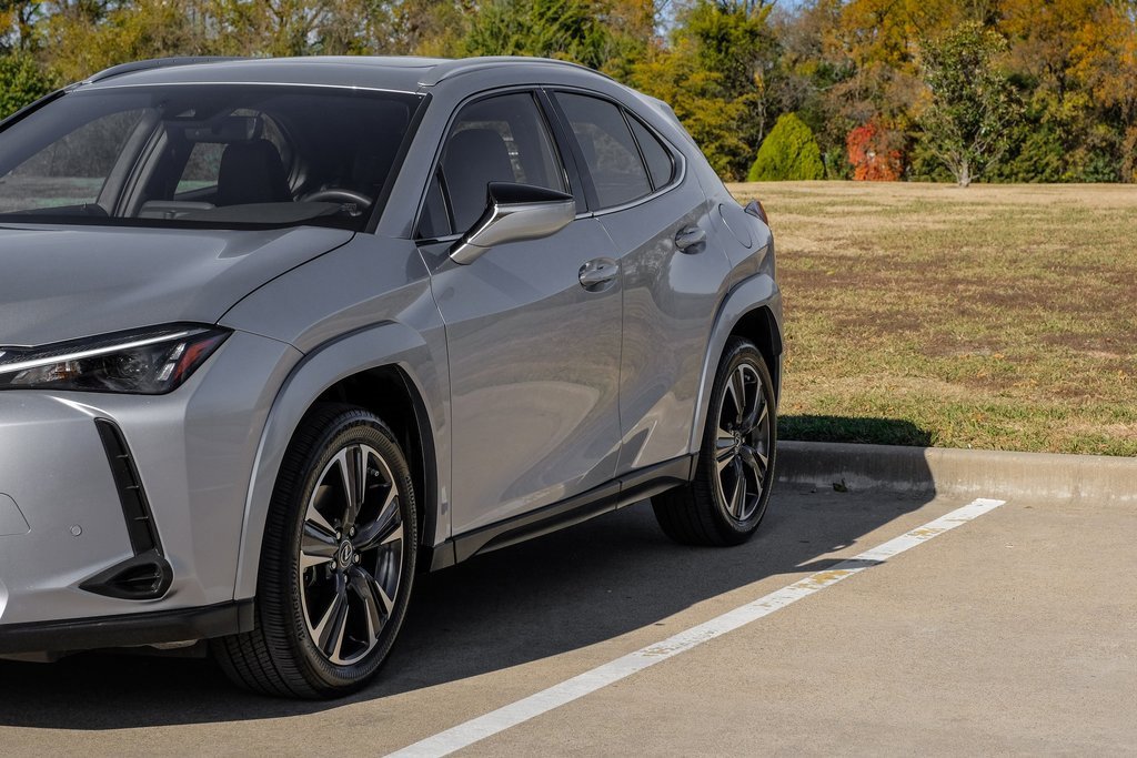 Used 2023 Lexus UX 250h FWD w/ Premium Package image 9