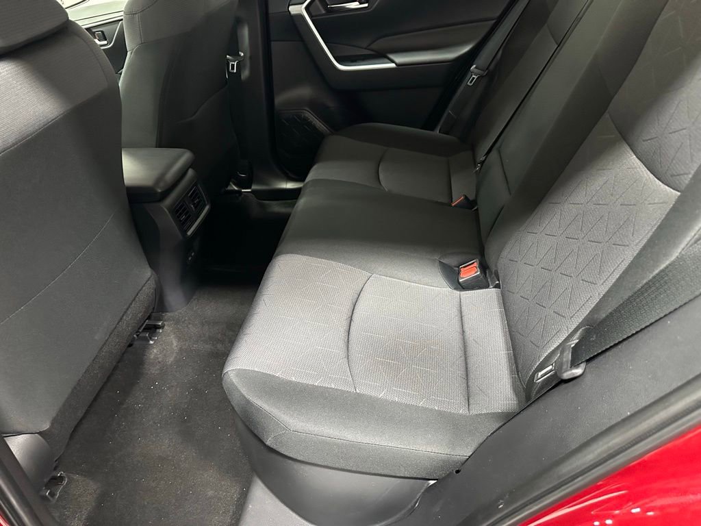 Used 2025 Toyota RAV4 XLE AWD/4WD image 45