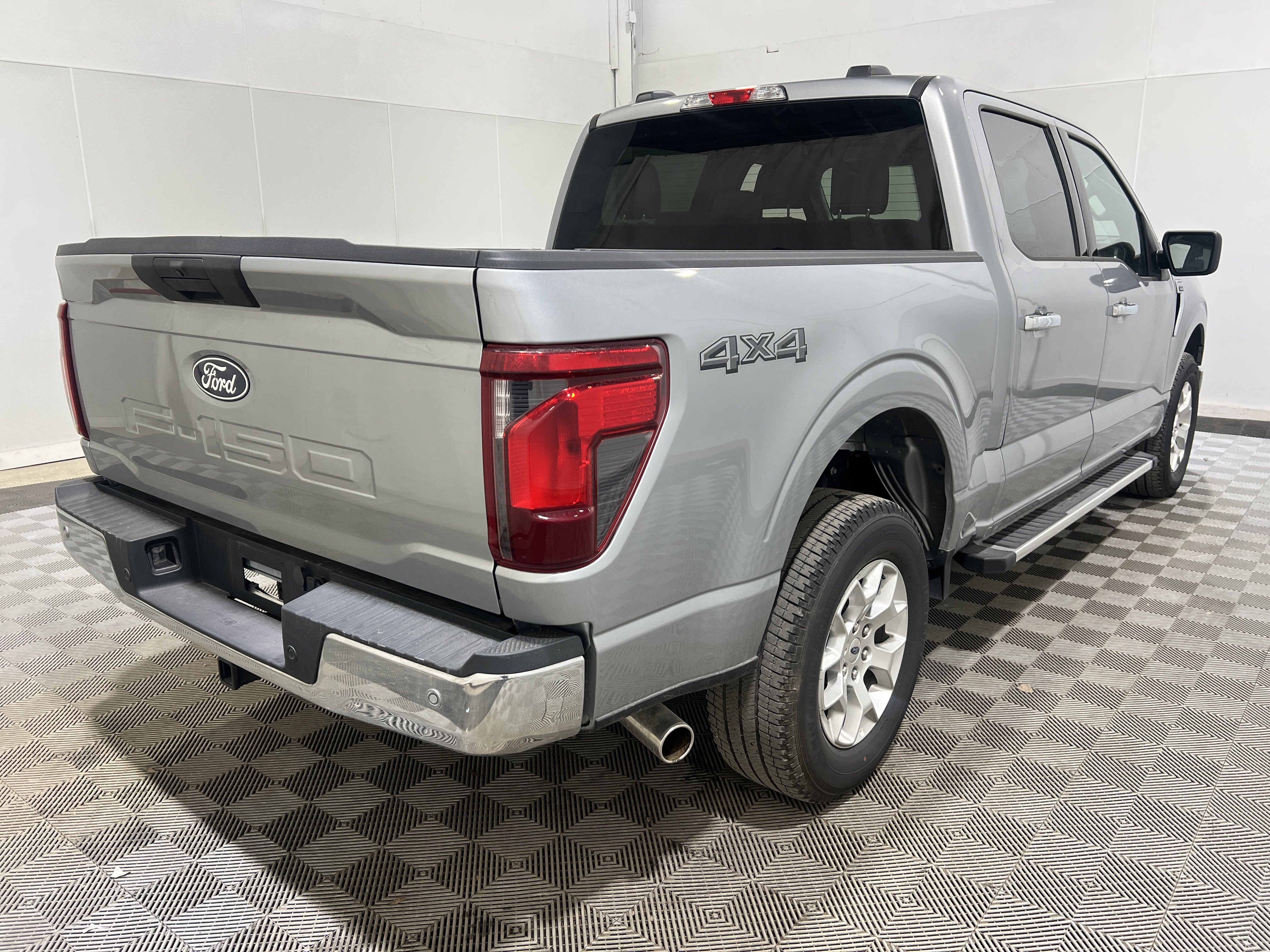 Used 2025 Ford F150 XLT w/ Equipment Group 301A Standard AWD/4WD image 3