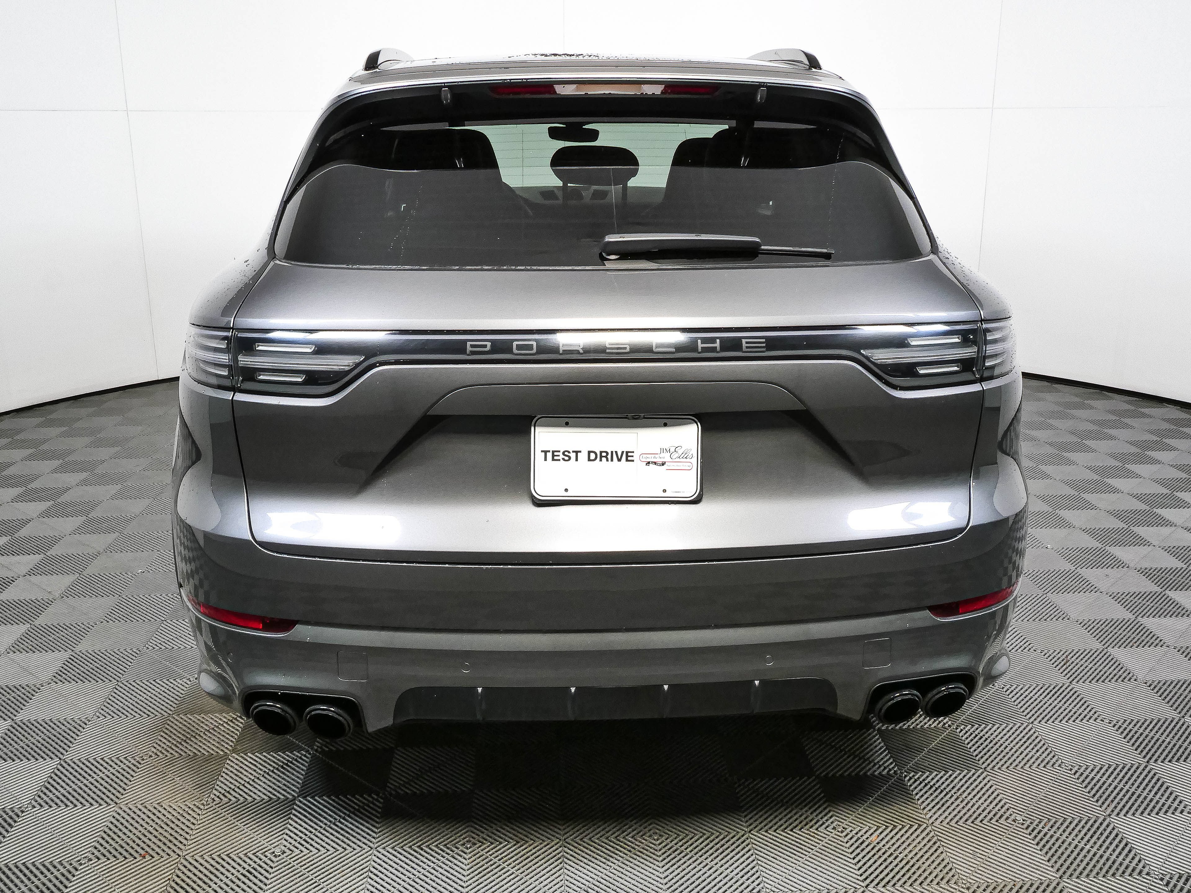 Certified 2023 Porsche Cayenne GTS w/ Premium Package AWD/4WD image 33