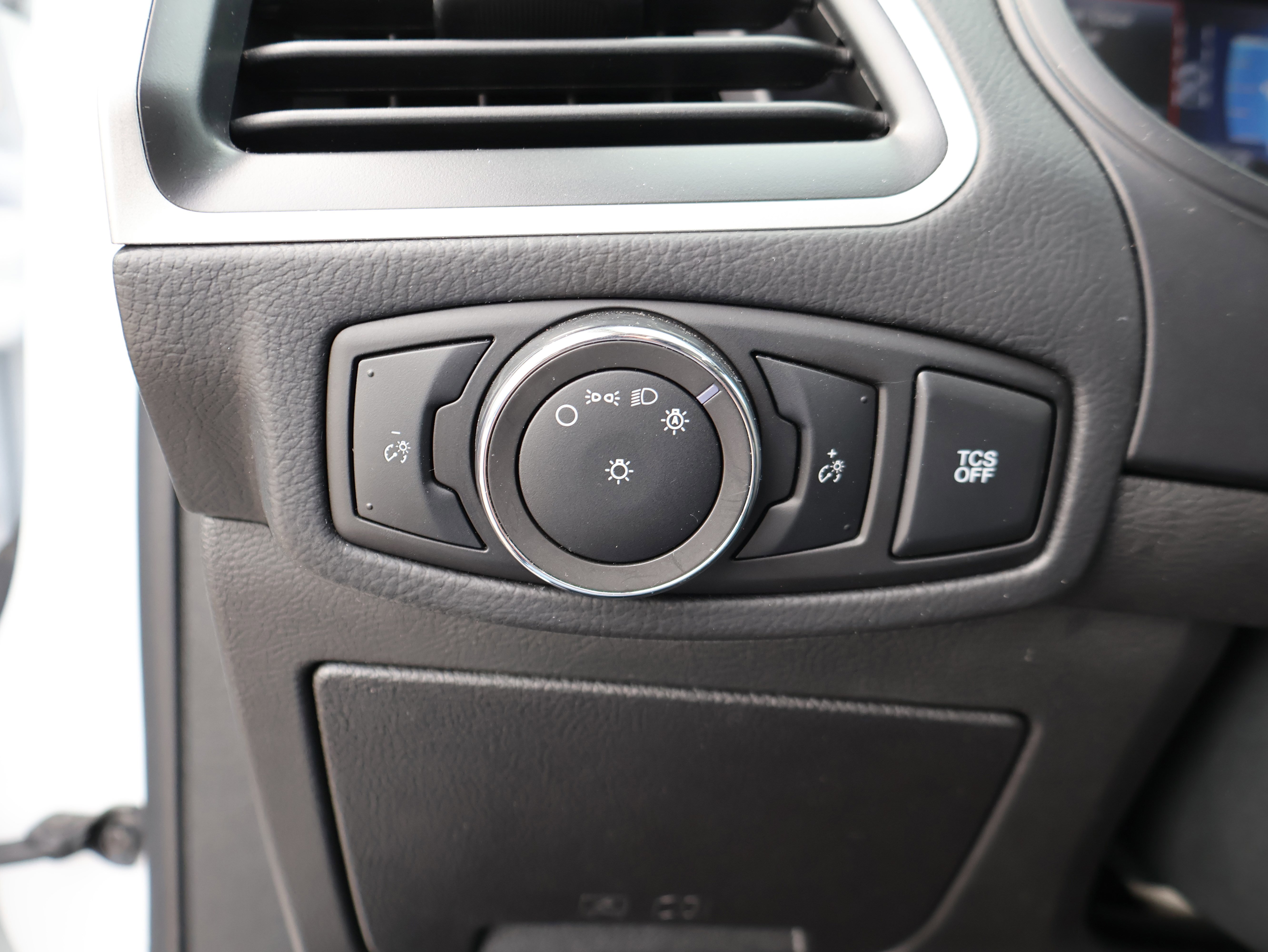 Used 2023 Ford Edge SEL image 37