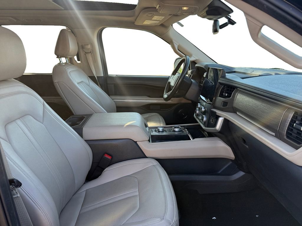 Used 2024 Ford Expedition Max Limited AWD/4WD image 16