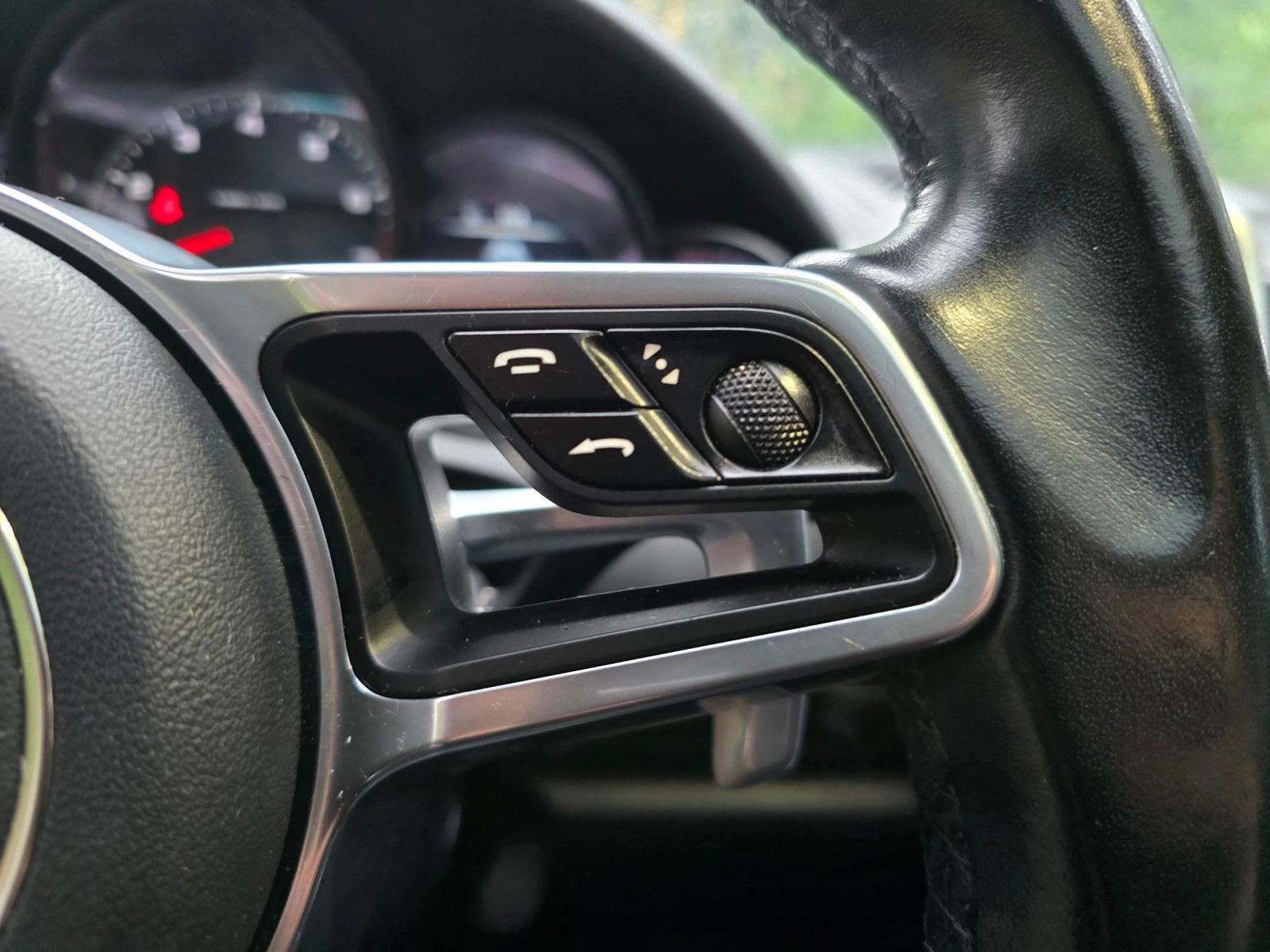 Used 2017 Porsche Cayenne Platinum Edition image 25