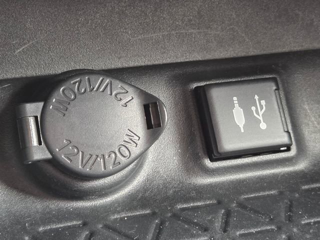 Used 2019 Toyota RAV4 LE FWD image 18