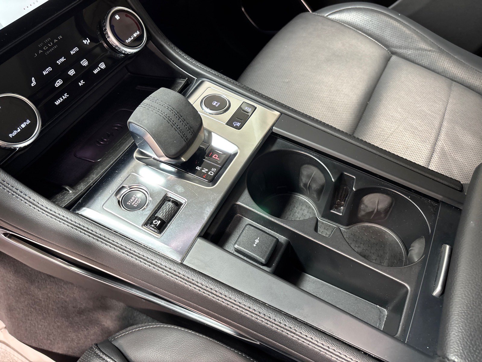 Used 2023 Jaguar F-PACE S AWD/4WD image 13