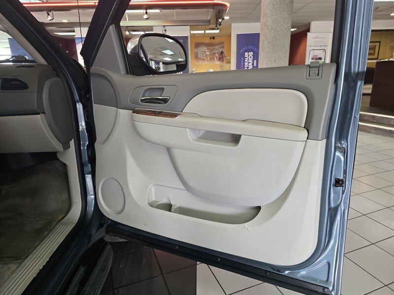 Used 2011 Chevrolet Avalanche LT w/ Regional Value Package RWD image 13
