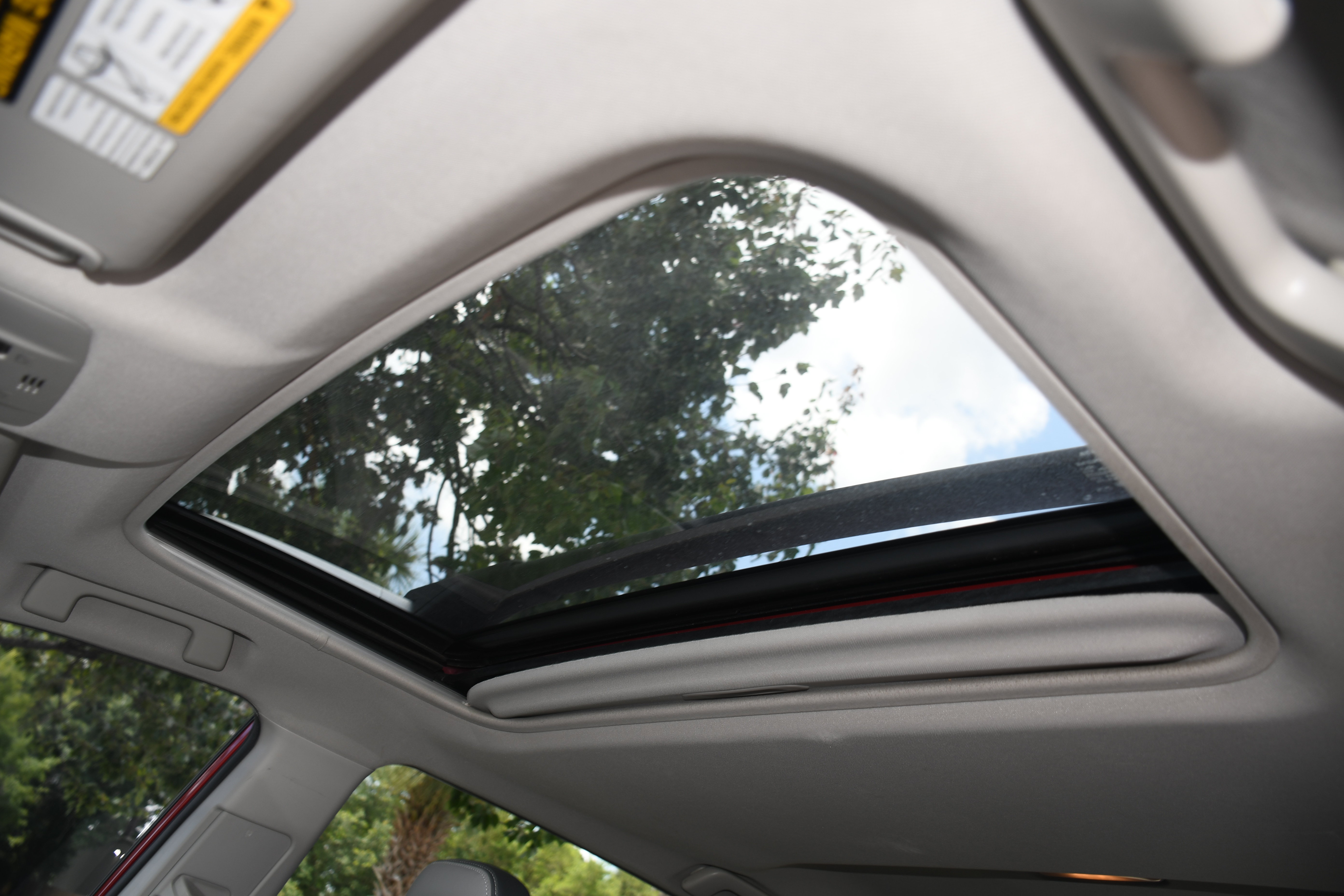 Used 2015 Toyota RAV4 Limited w/ Outdoor Package FWD image 7
