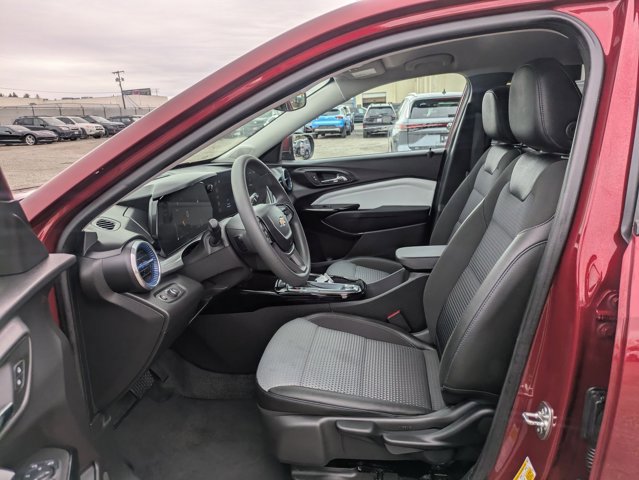 Used 2025 Chevrolet Trax LT image 21