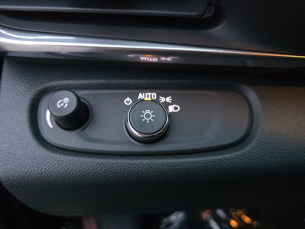 Used 2024 Buick Envista Preferred image 26