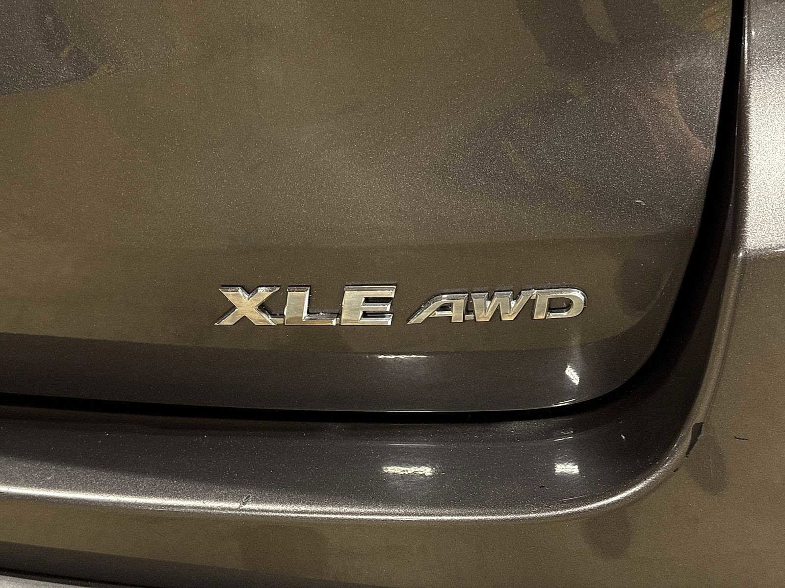 Used 2019 Toyota Highlander XLE AWD/4WD image 28