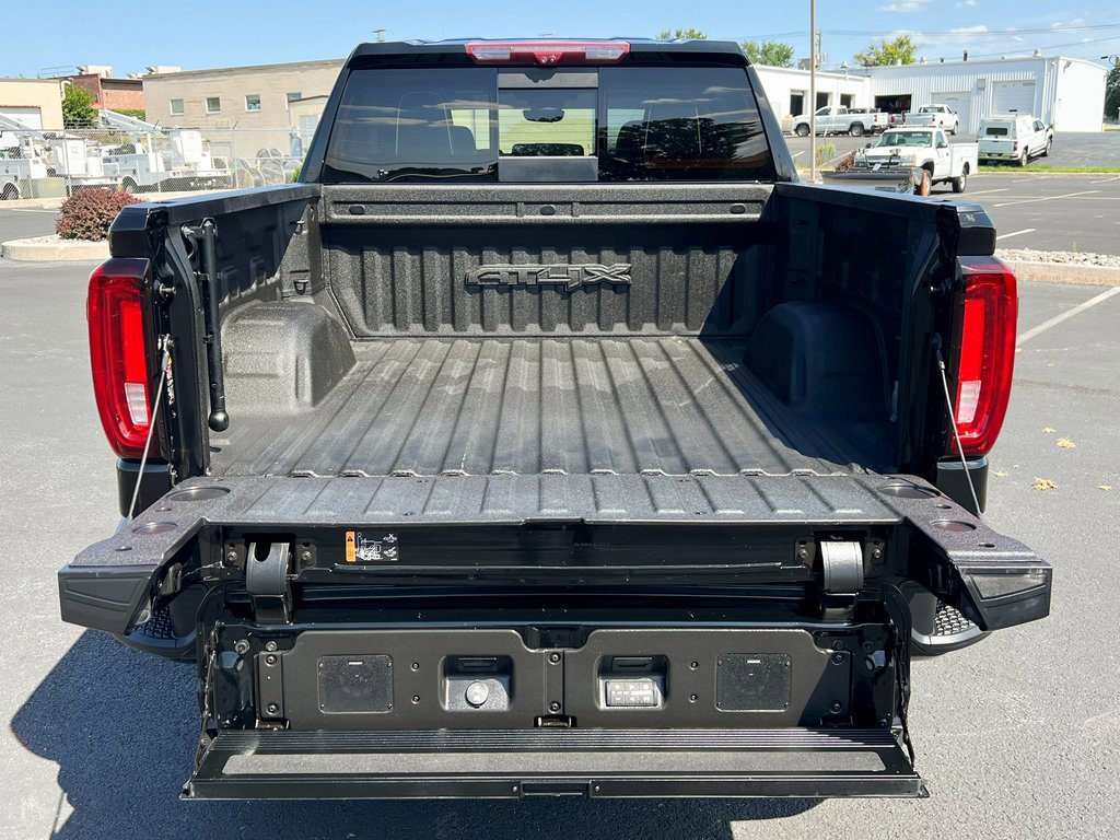 Used 2022 GMC Sierra 1500 AT4X image 13