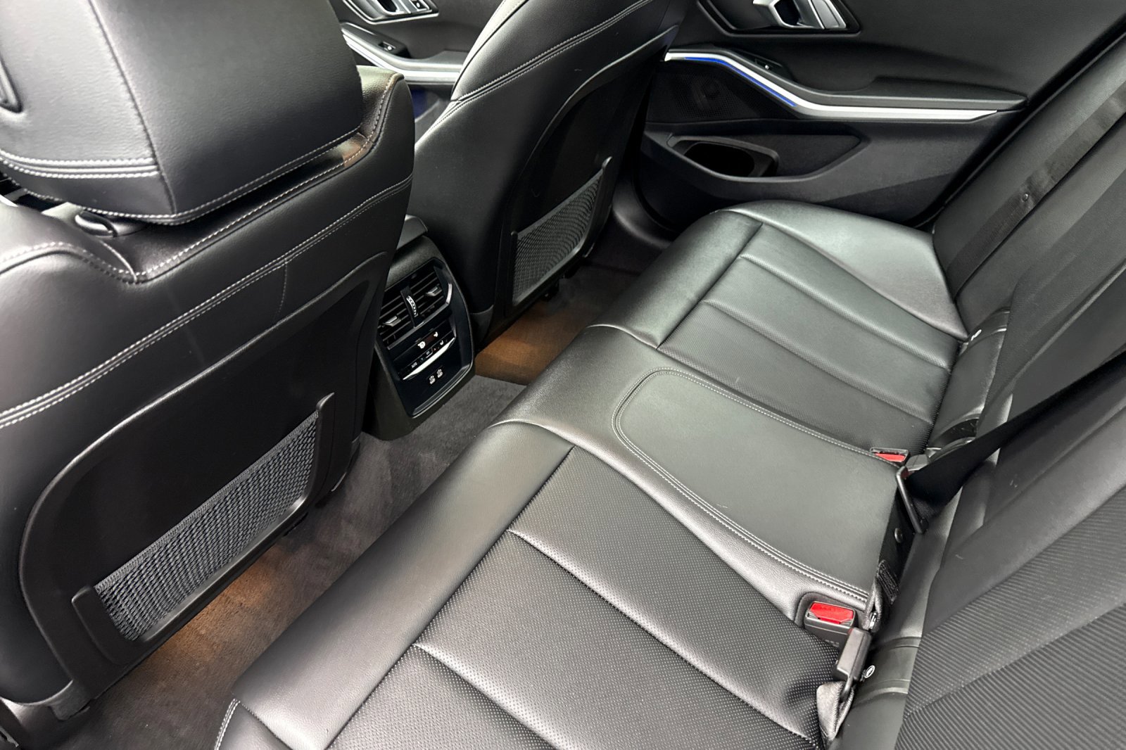 Used 2022 BMW 330i 330i w/ Driving Assistance Package image 12